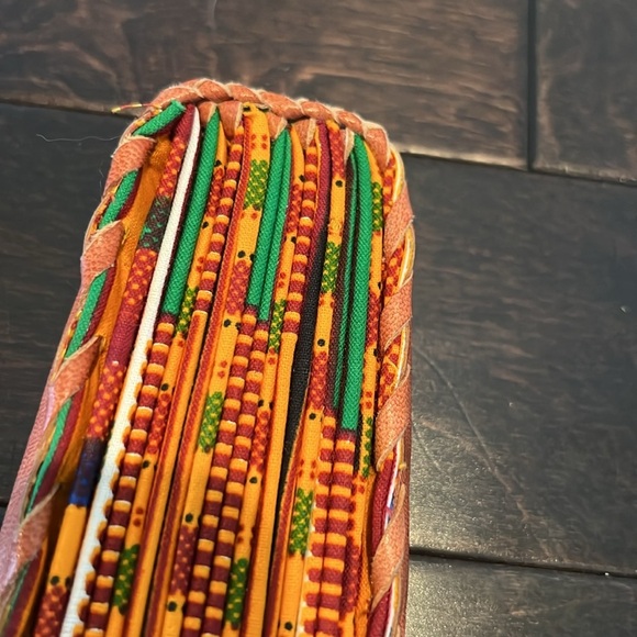 African folding leather fan - Picture 5 of 9